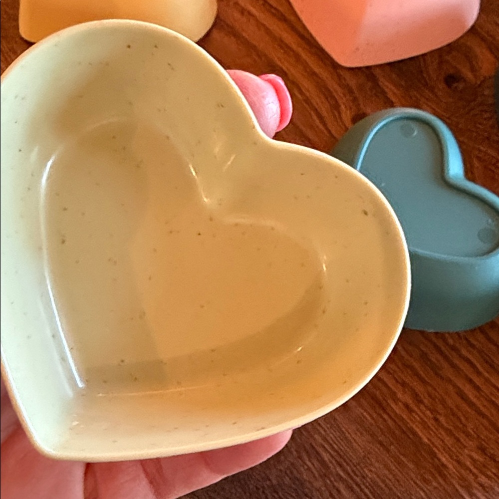 Colorful Mini Heart-Shaped Bowls 💜 Set of 10 - Picture 8 of 11